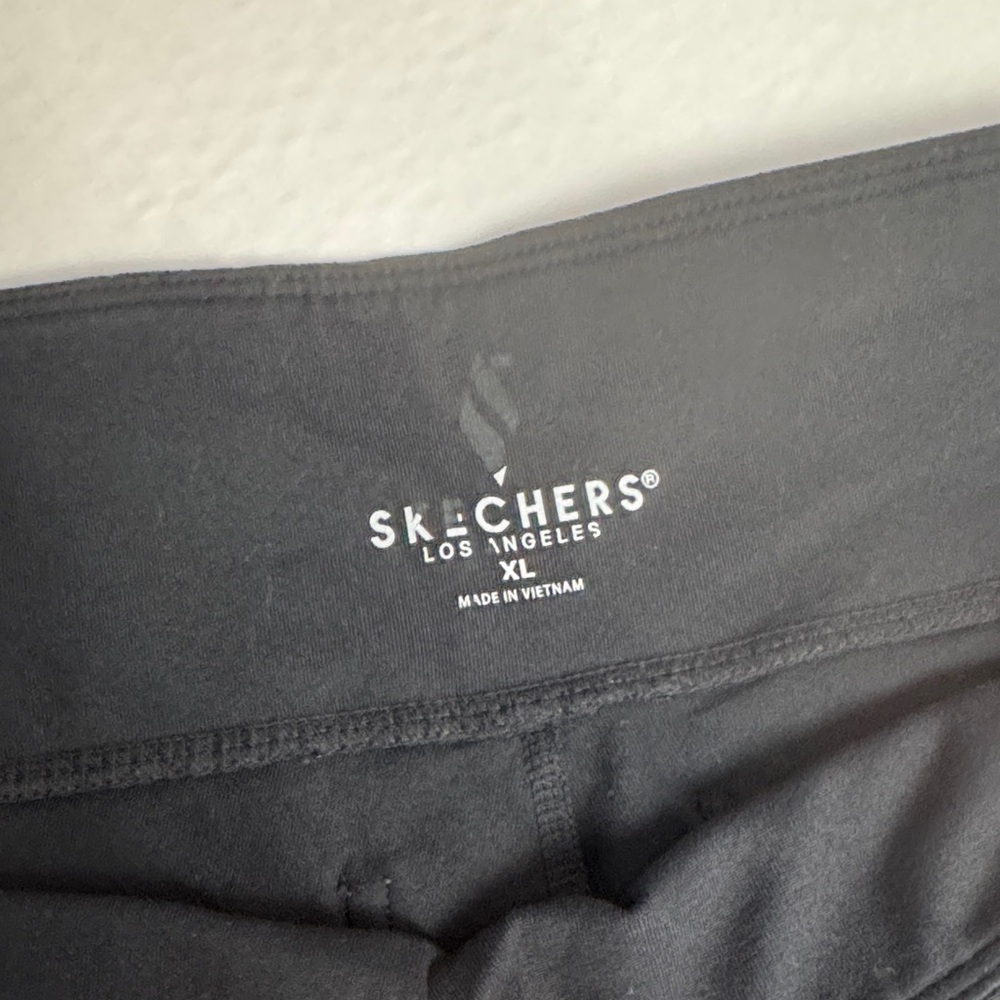 Skechers Black Activewear Yoga Pants - Picture 2 of 4